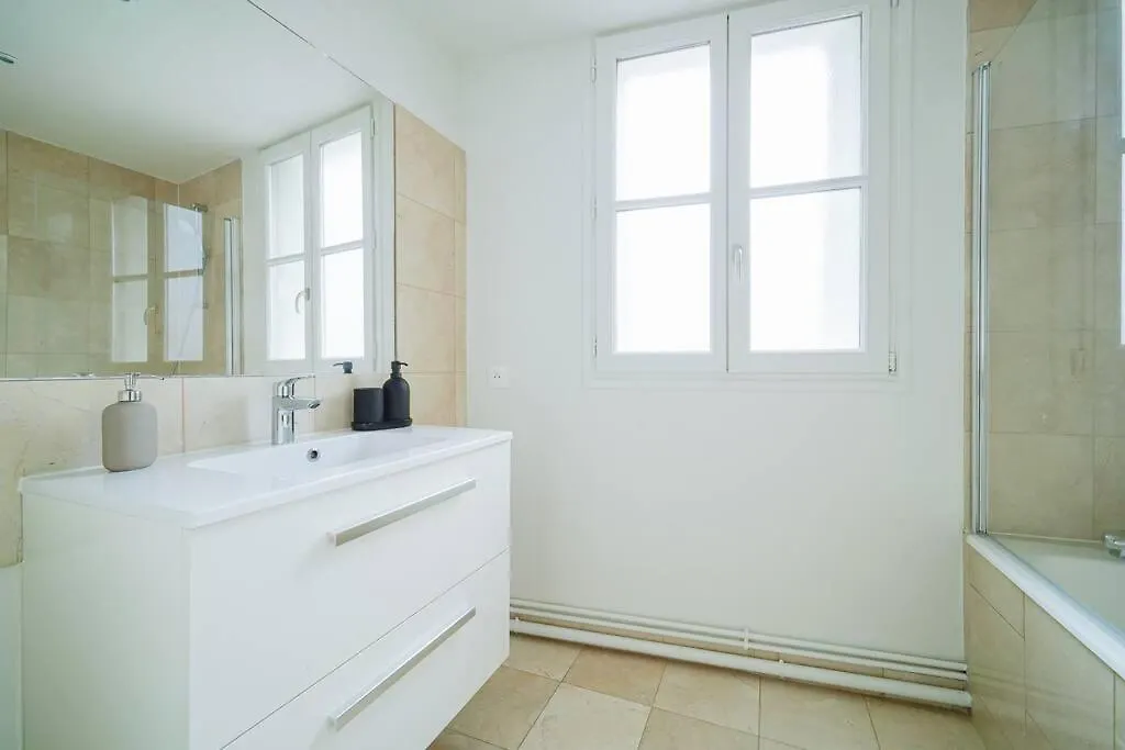 Apartment Appartement Haussmannien Paris 16Eme France