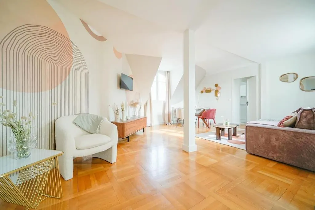 Apartment Appartement Haussmannien Paris 16Eme France